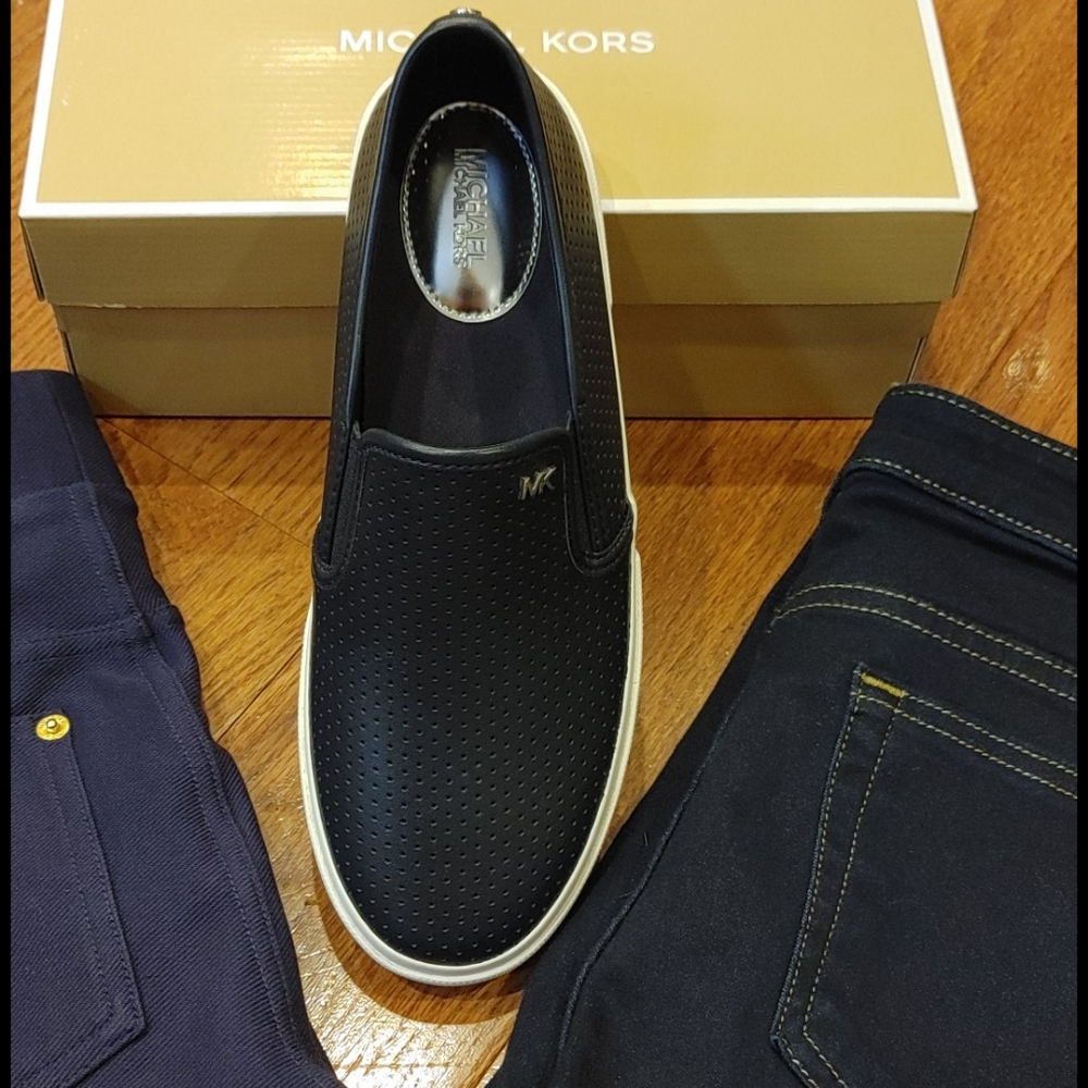 In the NAVY! Michael Kors Summer slimming elegance - Picture 4 of 6